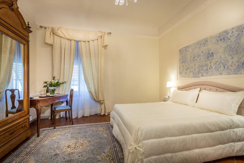 Dimora Bandinelli Bed & Breakfast Florence Exterior photo